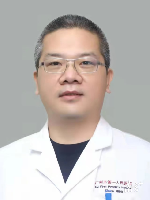 荣获广东省青年五四奖章、广东好人、广州好人等多项荣誉称号的“抗疫英雄”、广州市第一人民医生刘俊医生。 受访者供图